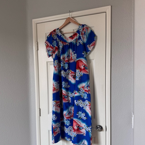 authentic Hilo Hattie’s muu muu - Picture 2 of 4